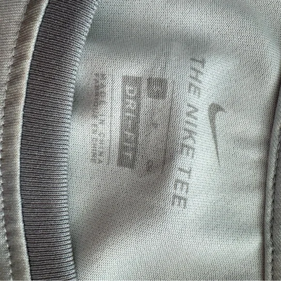 Nike Gray and White Fitted Tank Top Sz S - Picture 5 of 5